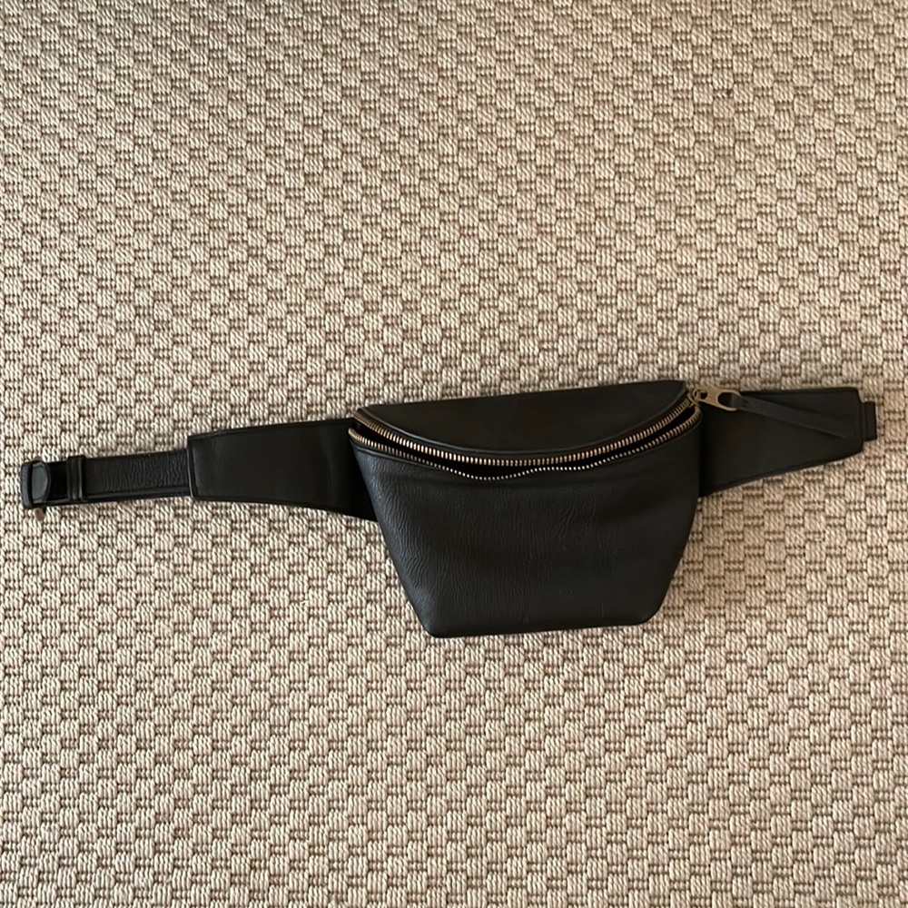 Only worn one time, black Fanny pack!